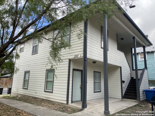 1707 DAWSON ST Property Photo 1