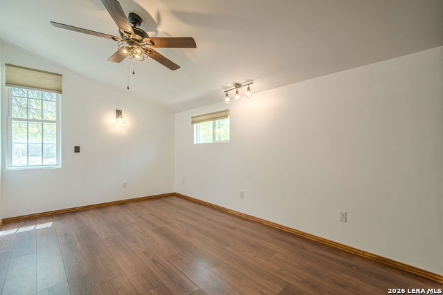 227 Devonshire Property Photo 28