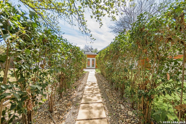 227 Devonshire Property Photo 41
