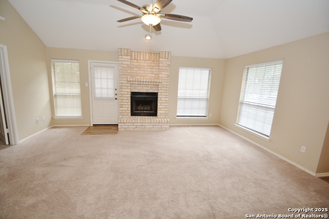 1011 Hedgestone Dr Property Photo 6