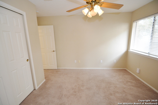 1011 Hedgestone Dr Property Photo 9