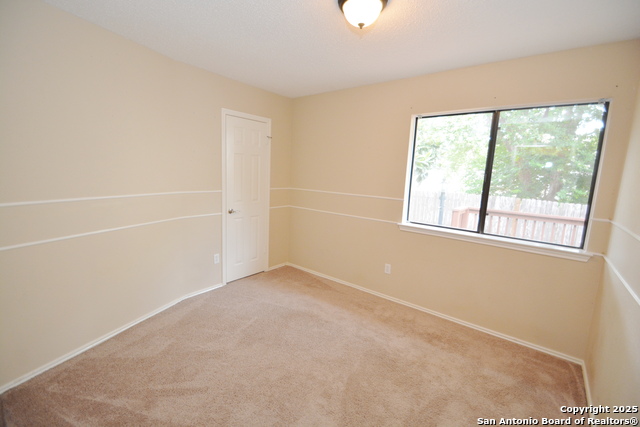 1011 Hedgestone Dr Property Photo 10