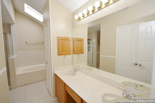 1011 Hedgestone Dr Property Photo 13