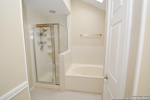 1011 Hedgestone Dr Property Photo 14