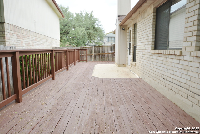 1011 Hedgestone Dr Property Photo 17
