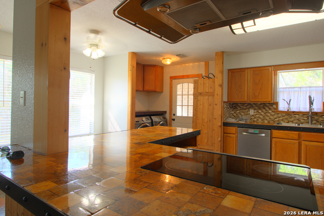 1106 Amanda Property Photo 19