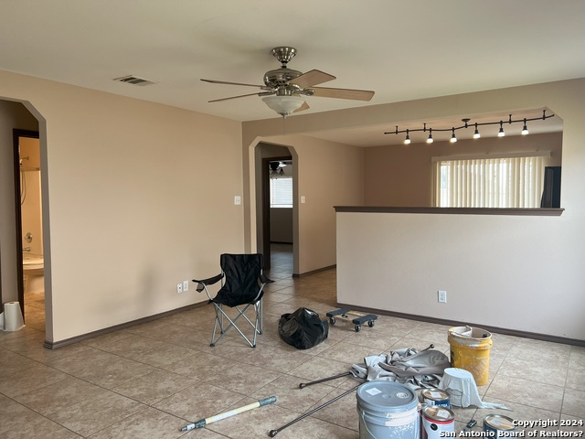 104 Briar St Property Photo 3