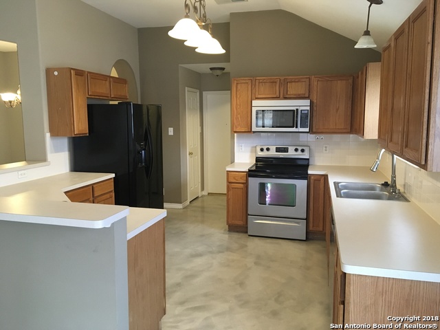 824 Cross Branch Dr Property Photo 4