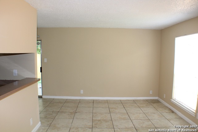 5216 Meadow Fld Property Photo 2