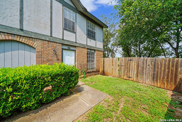 5216 Meadow Fld Property Photo 2