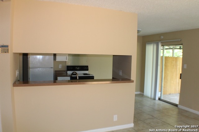 5216 Meadow Fld Property Photo 3