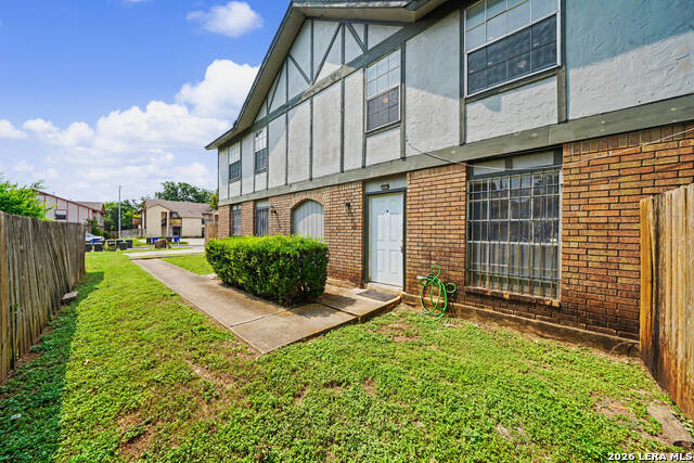 5216 Meadow Fld Property Photo 3