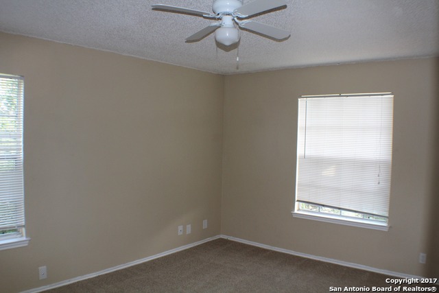 5216 Meadow Fld Property Photo 6