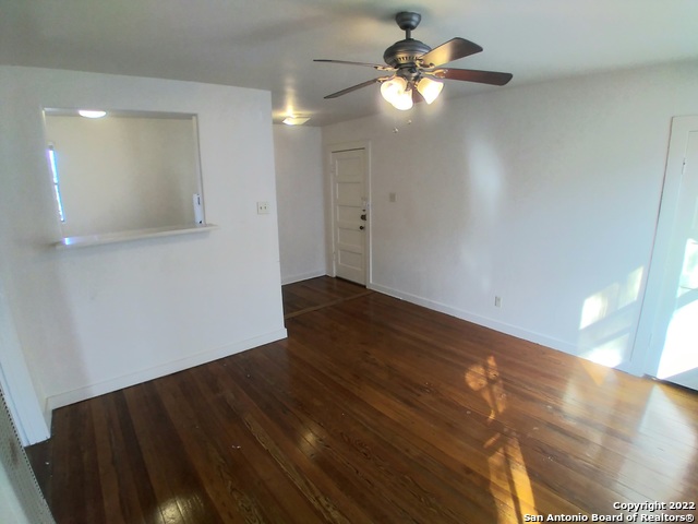 215 W Magnolia Ave Property Photo 3