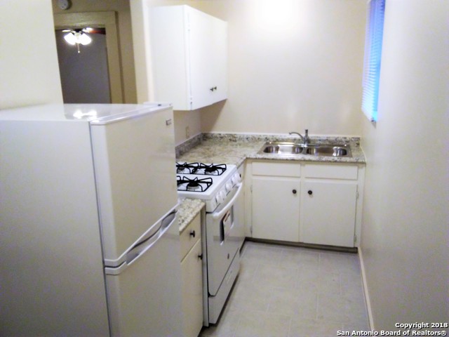 215 W Magnolia Ave Property Photo 5