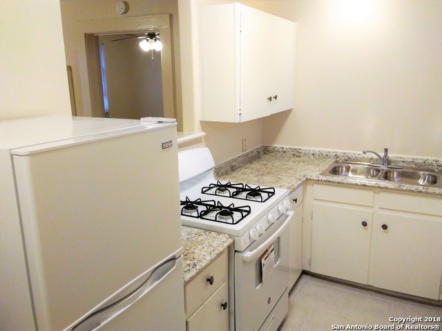 215 W Magnolia Ave Property Photo 6