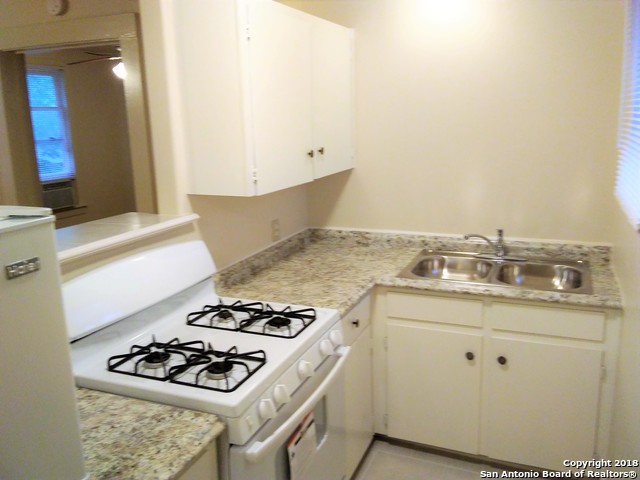 215 W Magnolia Ave Property Photo 7