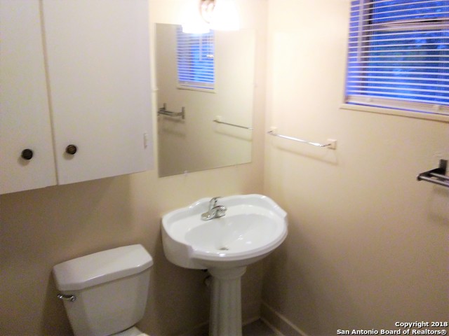 215 W Magnolia Ave Property Photo 14
