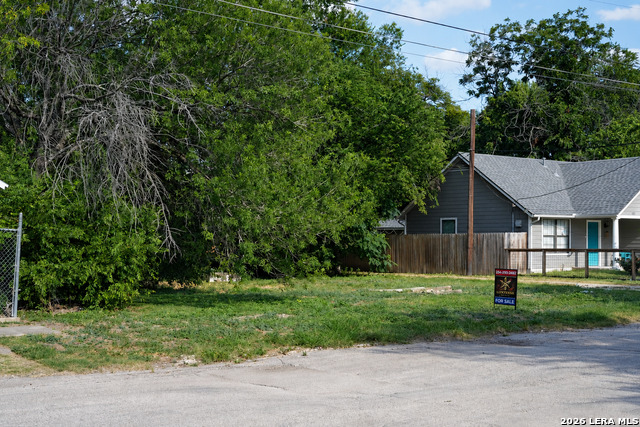 220 Muncey Property Photo 5