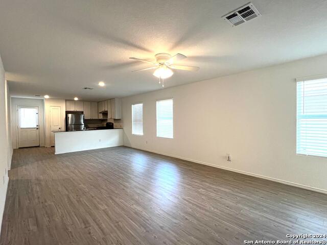 9928 Leeds Wheel Property Photo 3