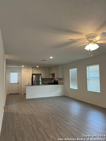 9928 Leeds Wheel Property Photo 5