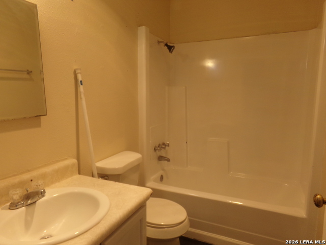 5819 Castle Lk Property Photo 10