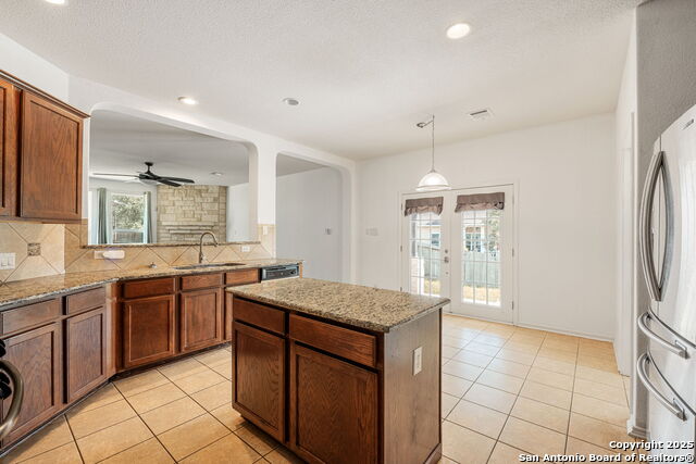 23014 Airedale Ln Property Photo 7