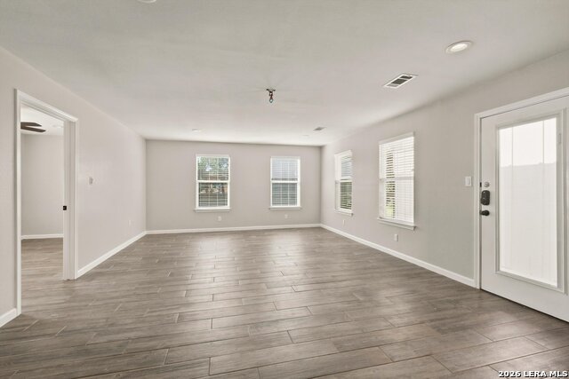 1452 Lakeview Dr Property Photo 8
