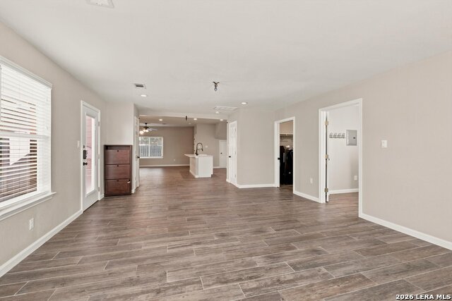 1452 Lakeview Dr Property Photo 9