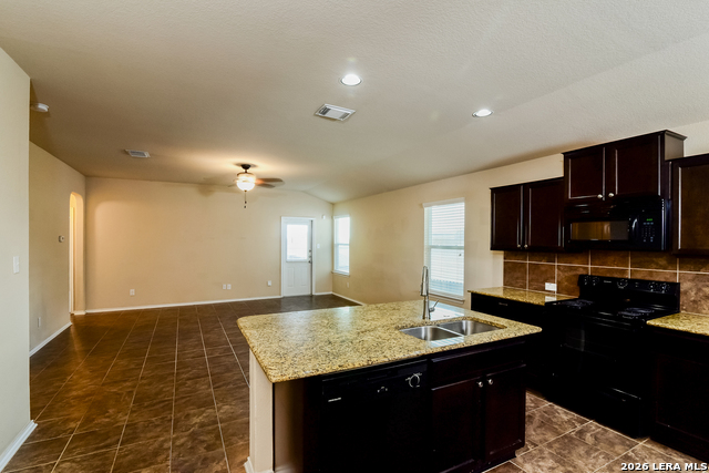 7106 Phoebe View Property Photo 5