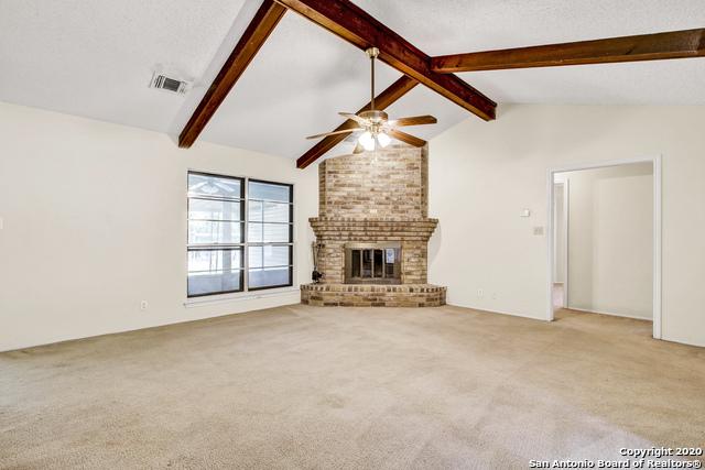 302 Gateway St Property Photo 6