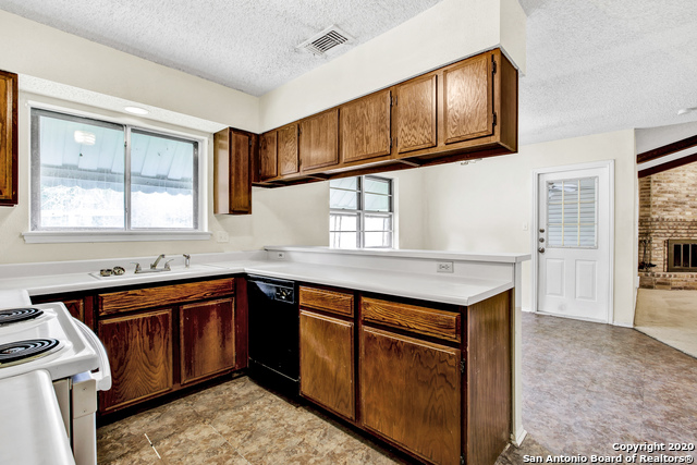 302 Gateway St Property Photo 12