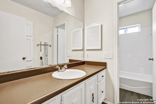 302 Gateway St Property Photo 16