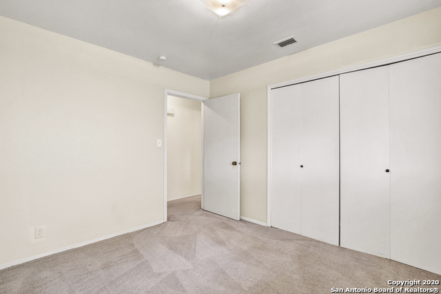 302 Gateway St Property Photo 17