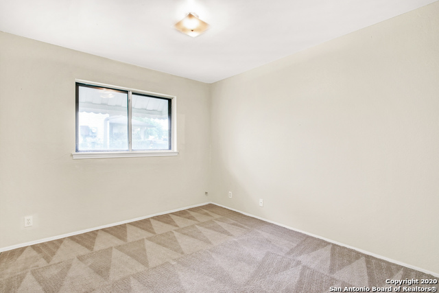 302 Gateway St Property Photo 18
