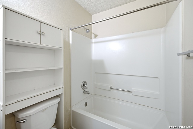 6826 Celes Meadow Dr Property Photo 10