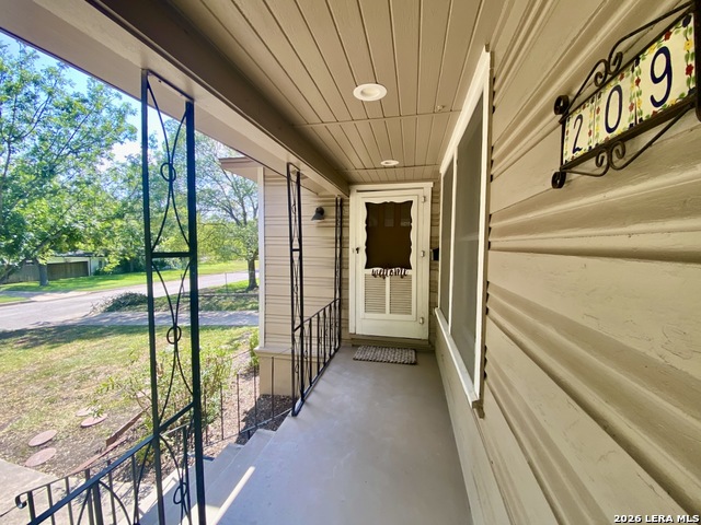 209 Lyman Dr Property Photo 2