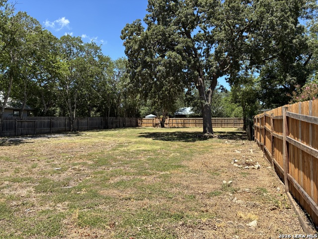 314 E.bandera Property Photo 11
