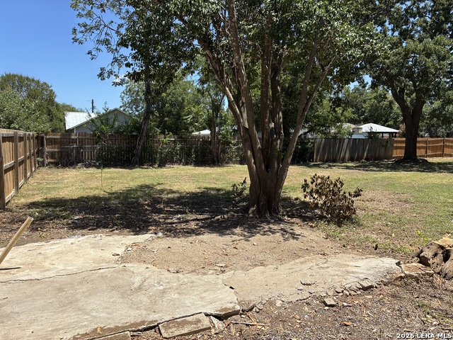 314 E.bandera Property Photo 13