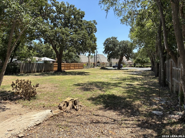314 E.bandera Property Photo 14
