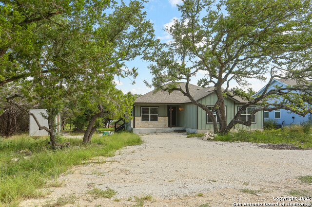 150 Hill Dr Property Photo 2