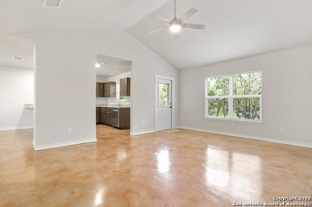 150 Hill Dr Property Photo 7