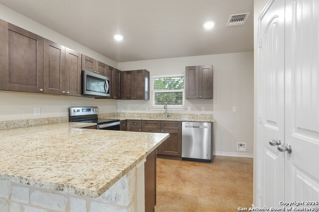 150 Hill Dr Property Photo 9