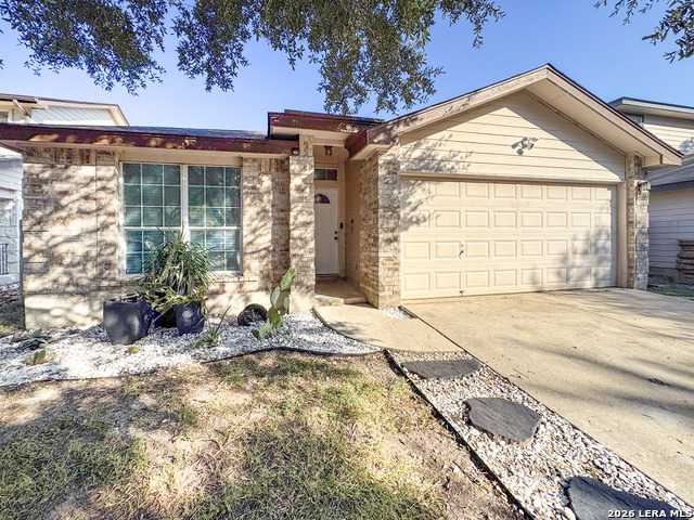 223 Eagle Pass Dr Property Photo 3