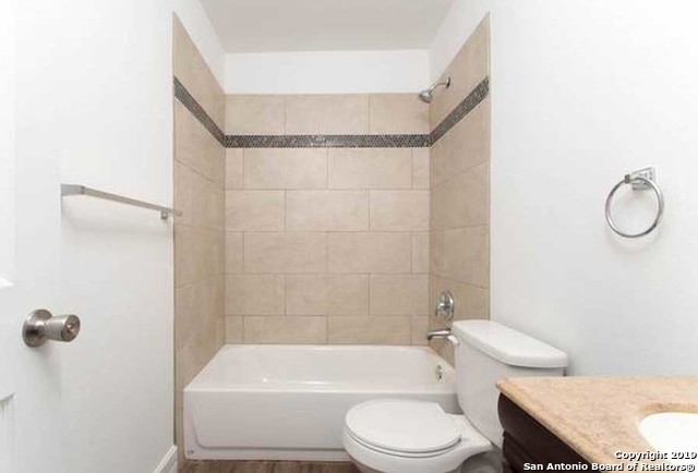2005834 Property Photo 10