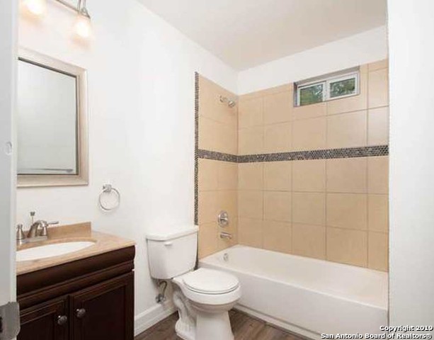 2005834 Property Photo 12
