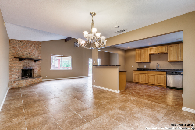 8503 Ridge Stone St Property Photo 6