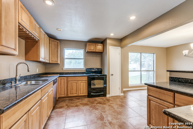 8503 Ridge Stone St Property Photo 8