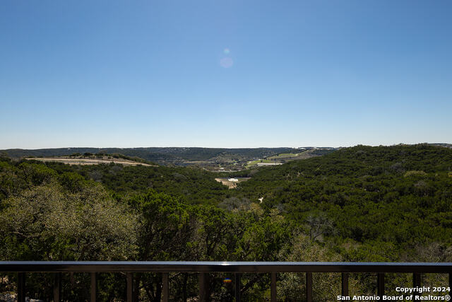 27 Mariposa Pkwy E Property Photo 1