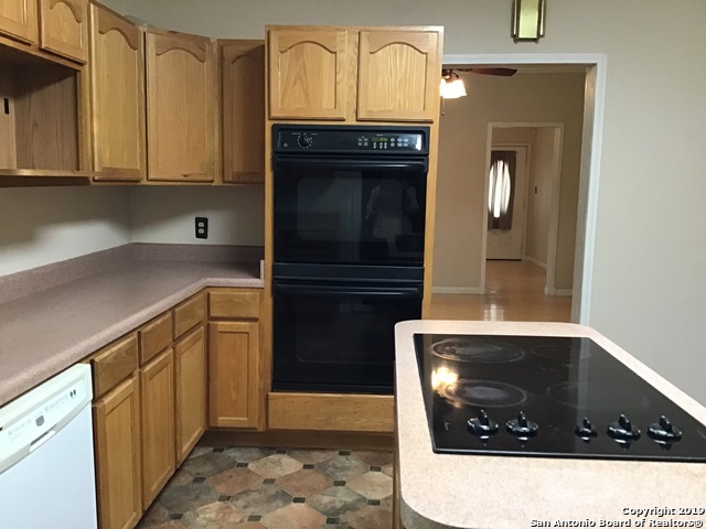 8215 E Loop 1604 S Property Photo 6